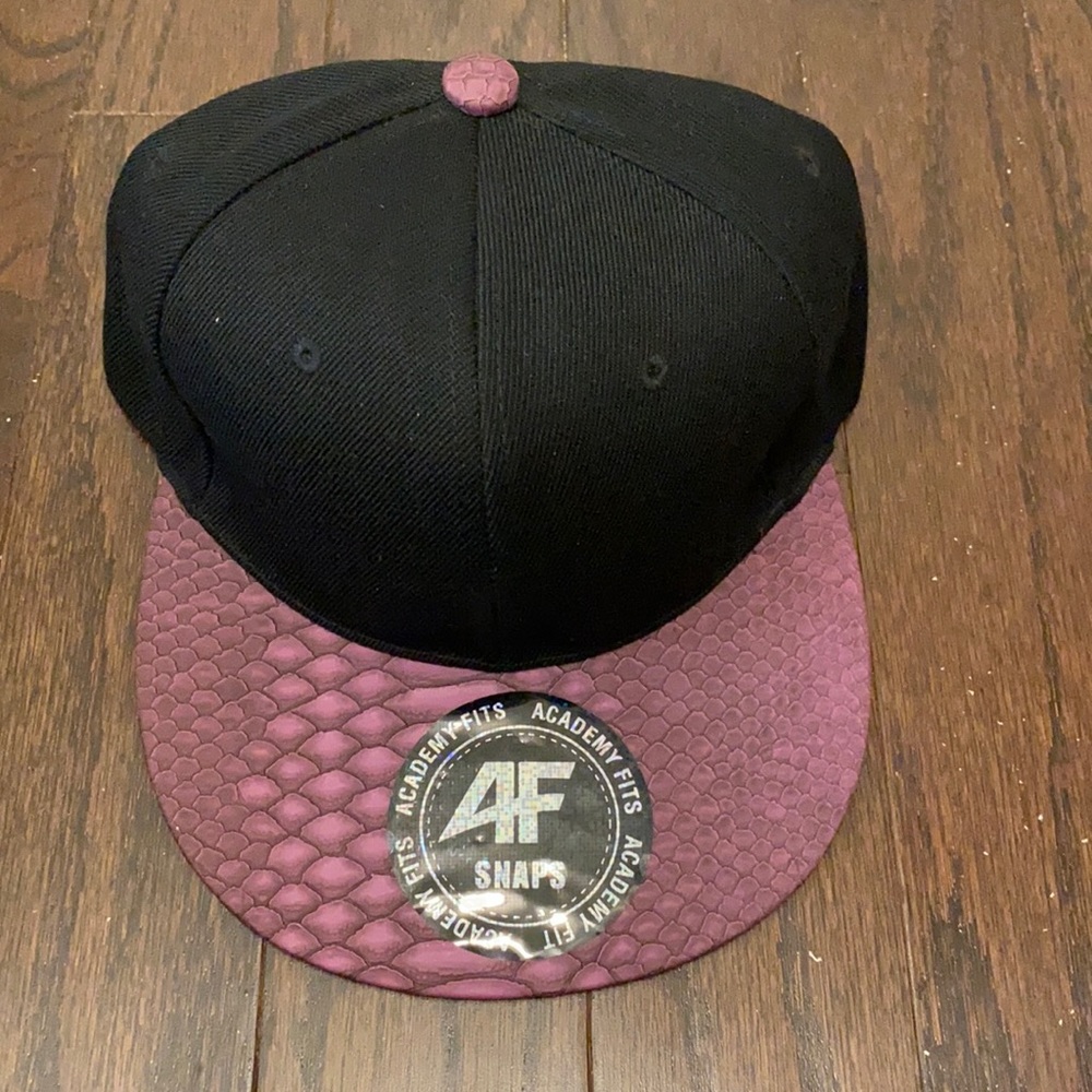Black and purple faux animal skin hat